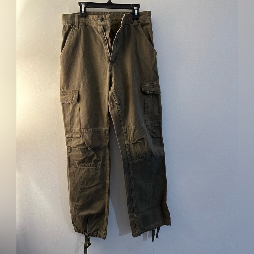 Brandy Melville Army Green Woman’s Cargo Pants